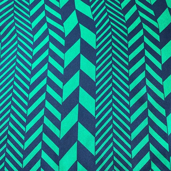 Michael Kors Size 6 Blue and Green Geometric Design Satin Short Sleeve Blouse - Picture 8 of 16